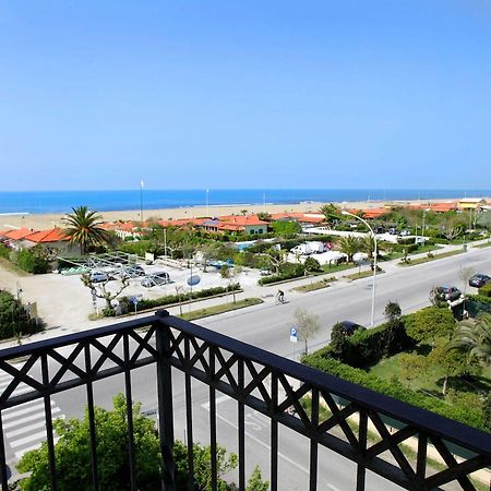 Arianna Hotel Marina di Pietrasanta Exteriör bild