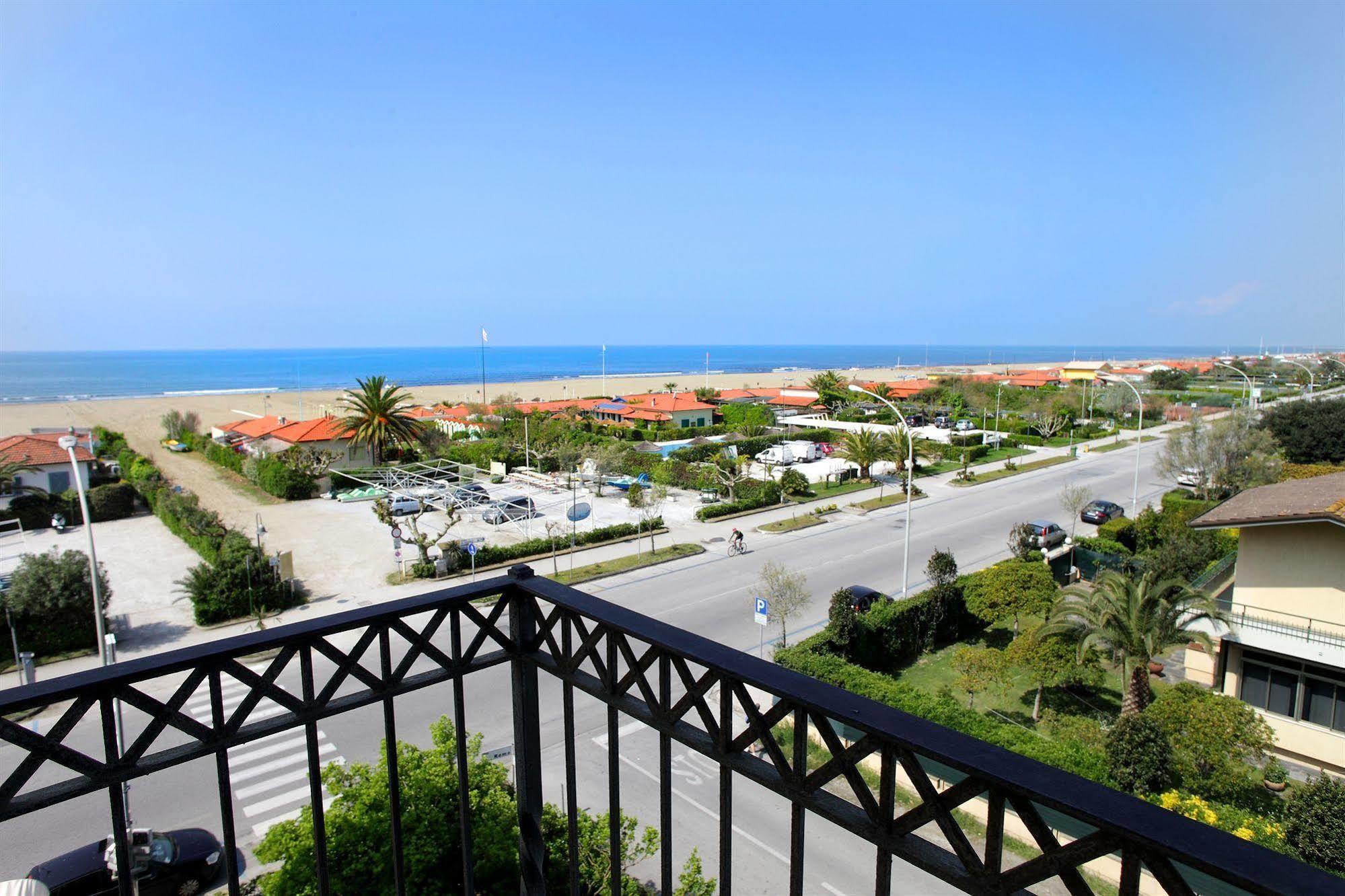 Arianna Hotel Marina di Pietrasanta Exteriör bild