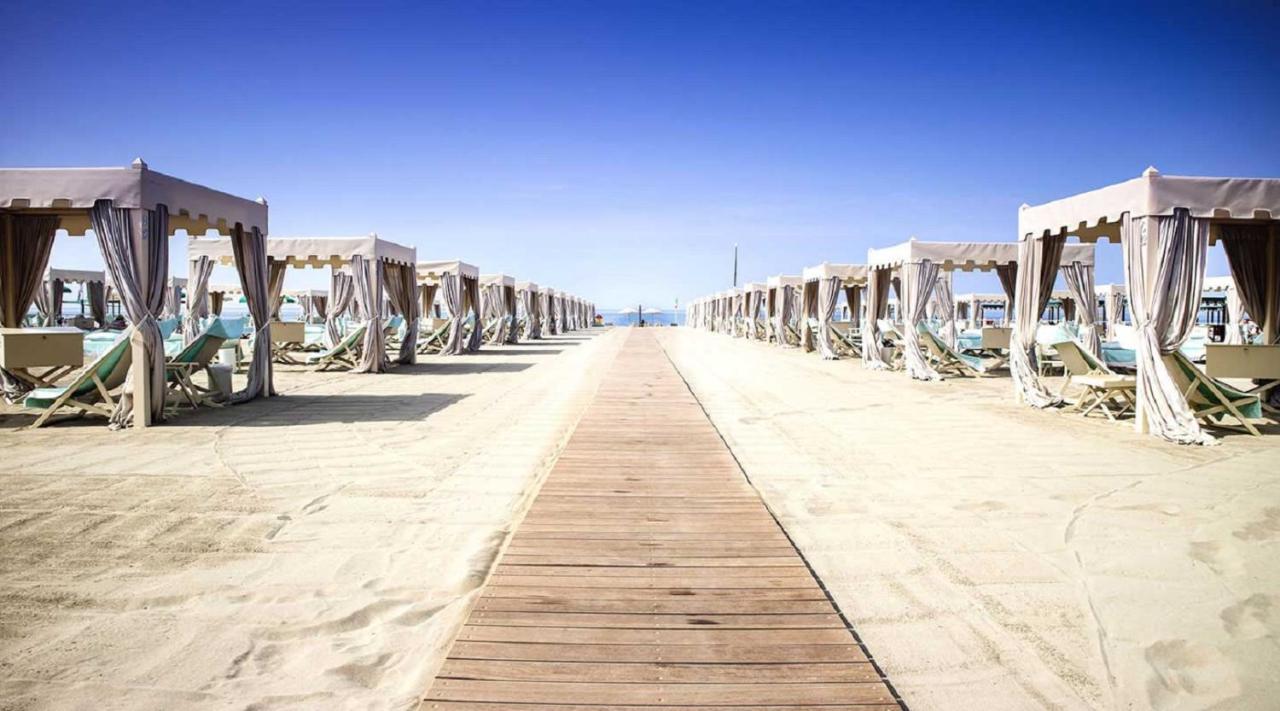 Arianna Hotel Marina di Pietrasanta Exteriör bild